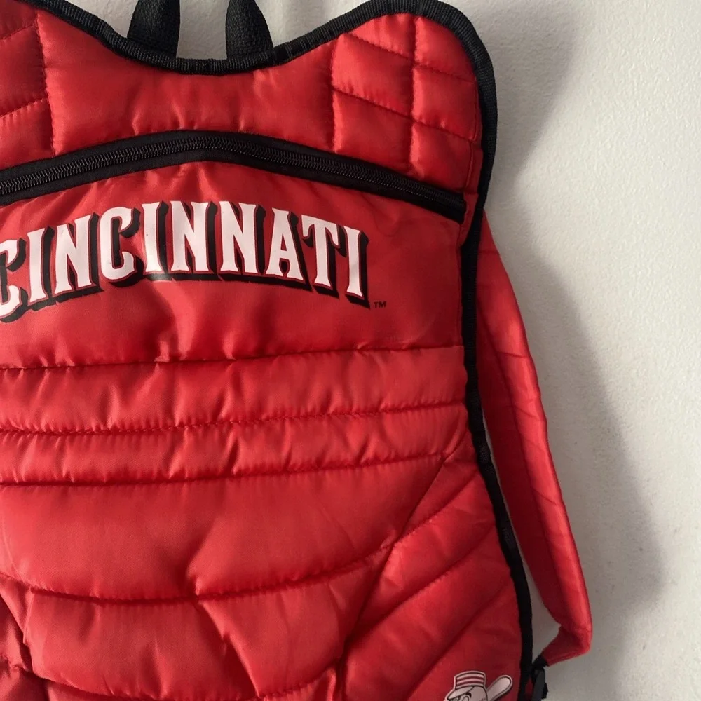 Cincinnati Reds MLB Catcher's Chest Protector Backpack Stadium Giveaway PROMO